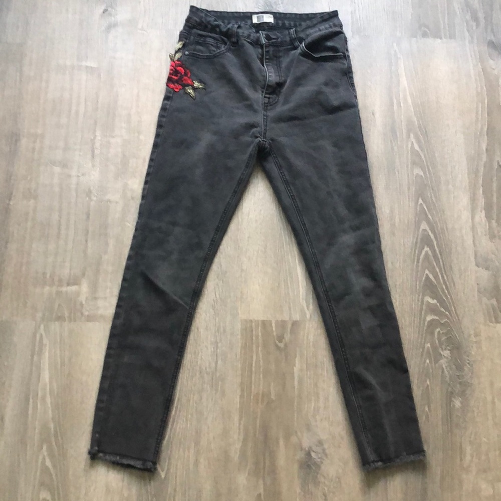 LIRA faded black stretch jeans w/ rose embroidery
